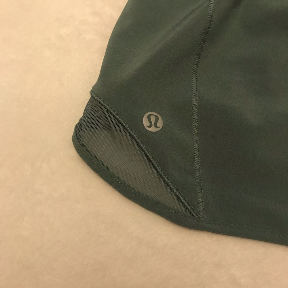 SOLD Lululemon Hotty Hot Short 4” - Picture 8 of 13